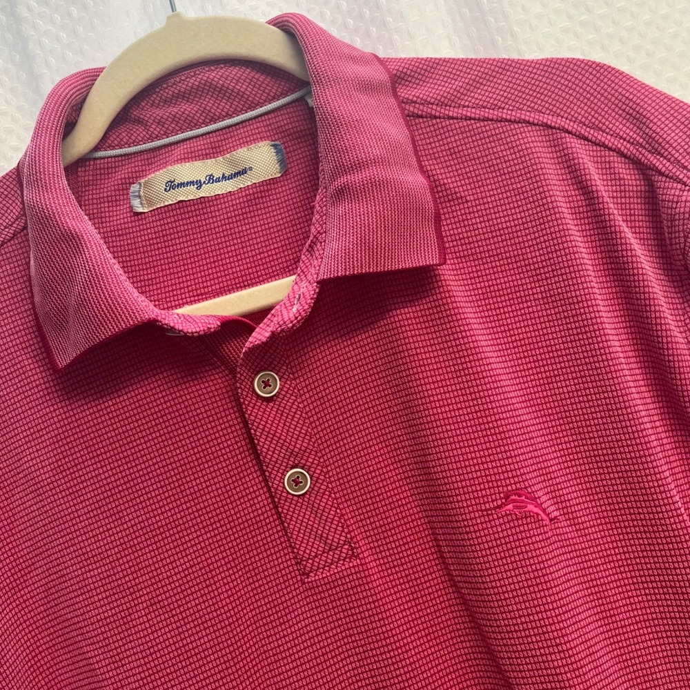 Tommy Bahama Mens Magenta Pink Waffle Knit Short Sleeve Polo Shirt Marlin Logo - Picture 2 of 8